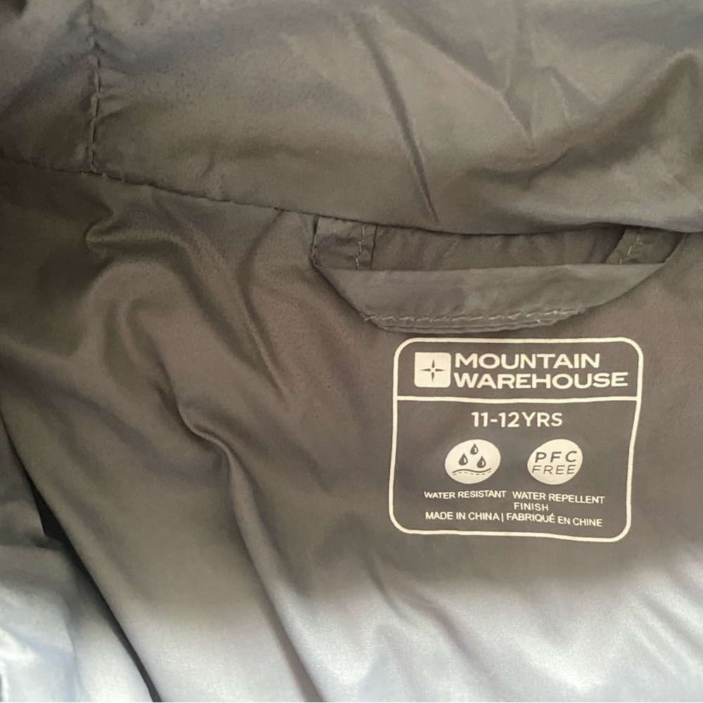 Kids Padded Jacket/ Mountain warehouse ⭐️Host Pick  ⭐️ - Picture 9 of 9